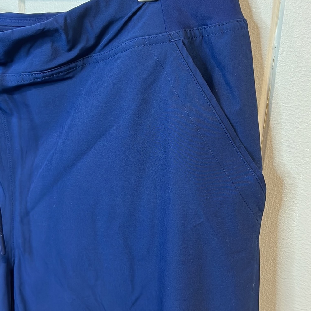 Lands End blue shorts for summer w pockets and drawstring - Picture 5 of 5